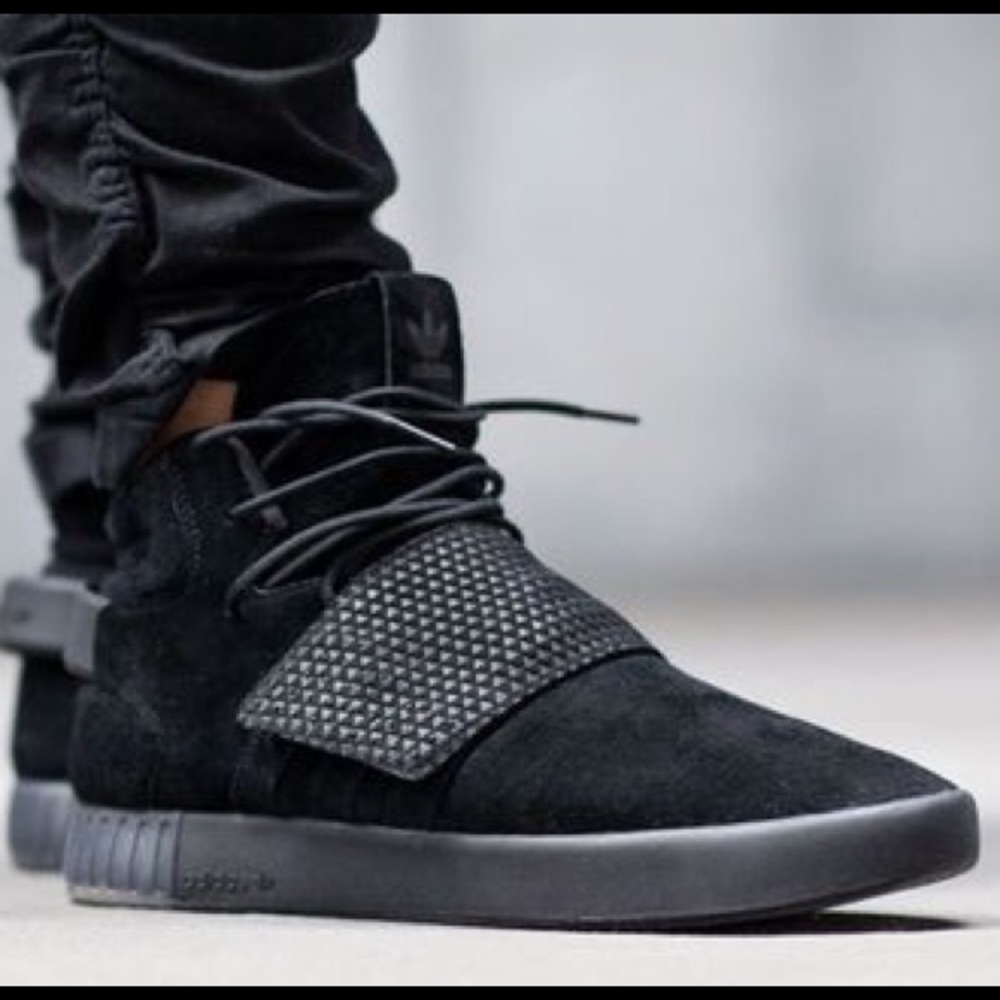 Black Adidas Invader Strap